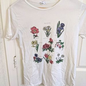 Vintage Flower T-shirt 🌺🌹🌿